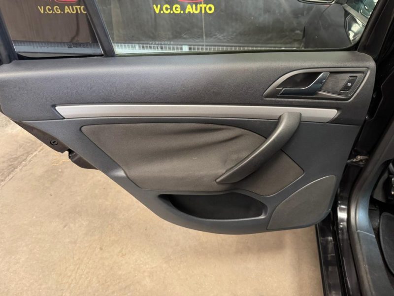 SKODA OCTAVIA 1.6 TDI 105 Elegance 