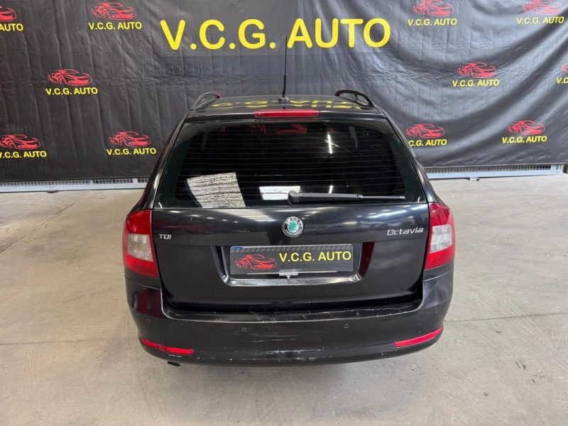 SKODA OCTAVIA 1.6 TDI 105 Elegance 