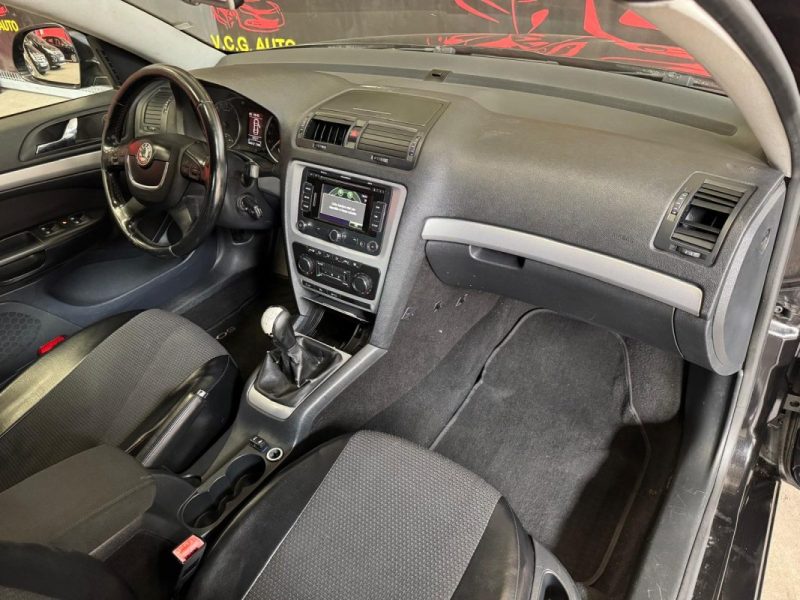 SKODA OCTAVIA 1.6 TDI 105 Elegance 