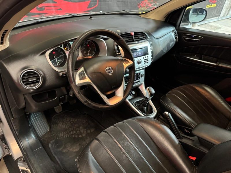 LANCIA DELTA 1.4i T-jet 120 Platino 