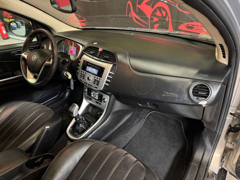 LANCIA DELTA 1.4i T-jet 120 Platino 