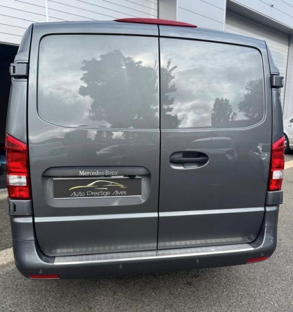 MERCEDES BENZ VITO 2023