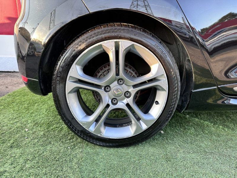 RENAULT CLIO IV 1.2 TCE 120CV GT  -- *** REMISE EXEPTIONNEL *** -- 