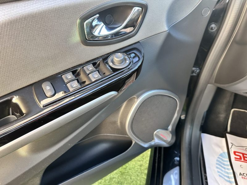 RENAULT CLIO IV 1.2 TCE 120CV GT  -- *** REMISE EXEPTIONNEL *** -- 