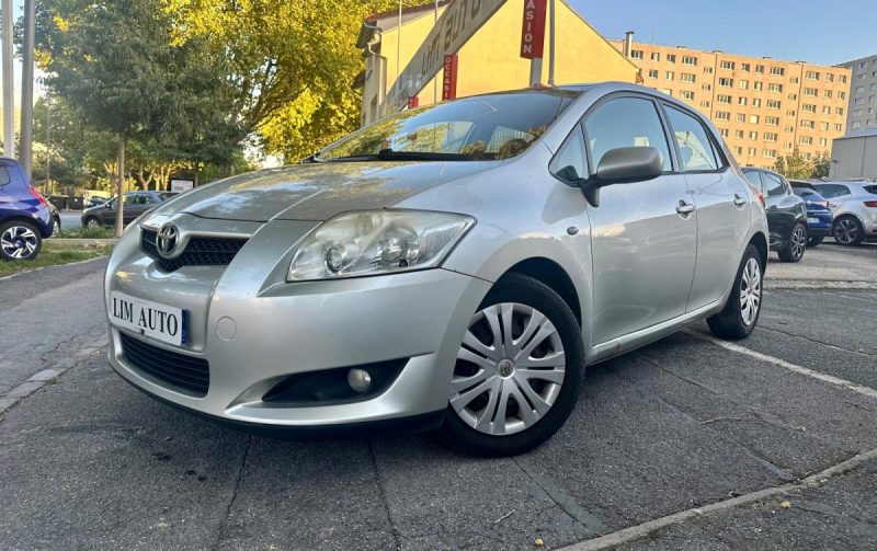 TOYOTA AURIS 2008