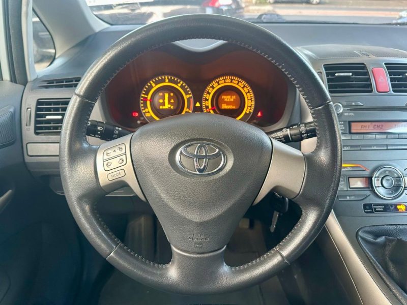 TOYOTA AURIS 2008