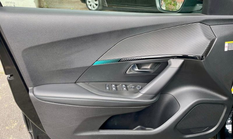 PEUGEOT 2008 1.5 BlueHDI 130 ALLURE EAT8 **1ère MAIN**