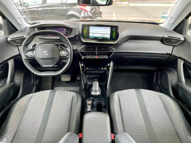 PEUGEOT 2008 1.5 BlueHDI 130 ALLURE EAT8 **1ère MAIN**