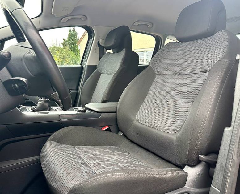 PEUGEOT 3008 Monospace 1.6L HDi 112cv PREMIUM / GARANTIE_RÉVISER 