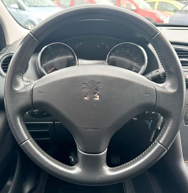 PEUGEOT 3008 Monospace 1.6L HDi 112cv PREMIUM / GARANTIE_RÉVISER 