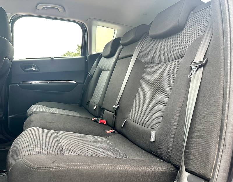 PEUGEOT 3008 Monospace 1.6L HDi 112cv PREMIUM / GARANTIE_RÉVISER 