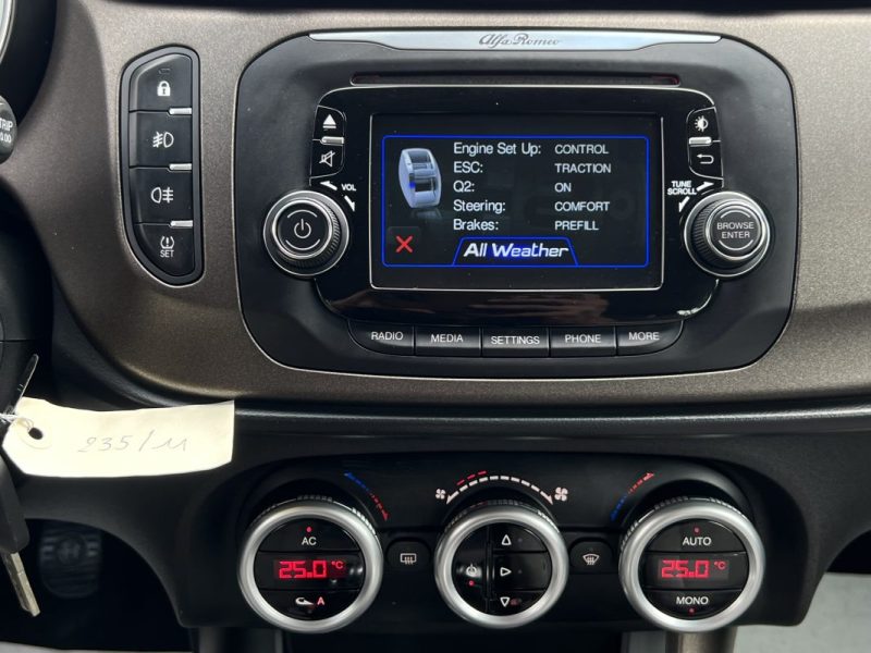 ALFA ROMEO GIULIETTA III PHASE 2 1.6 JTDM 120 Cv PREMIERE MAIN - GARANTIE 1 AN