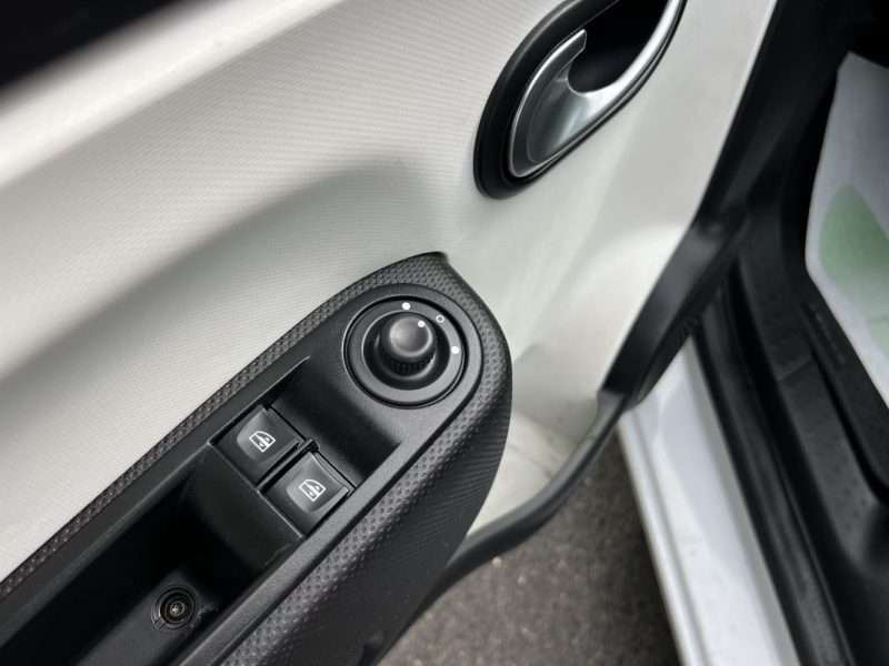 RENAULT TWINGO 3 III 0.9 TCE 90 Cv 5 PORTES / CLIMATISATION REGULATEUR CRIT AIR 1 - GARANTIE 1 AN