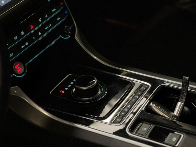 JAGUAR XF 2.0 250CH AWD R-SPORT