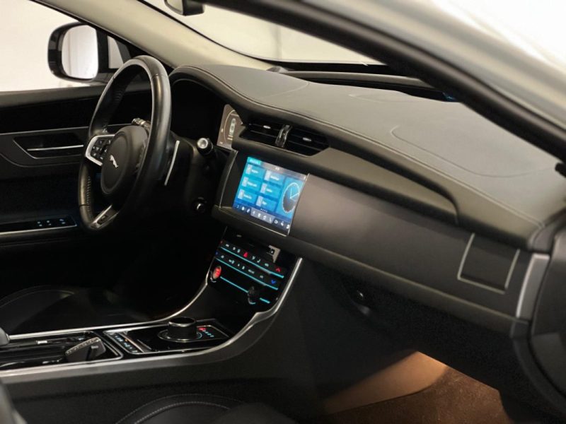 JAGUAR XF 2.0 250CH AWD R-SPORT