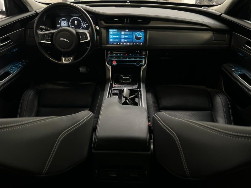 JAGUAR XF 2.0 250CH AWD R-SPORT