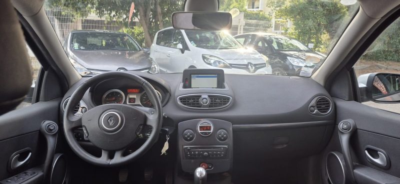 Renault Clio III 1.5l Dci 88cv 20th Tomtom phase 2, *Clim auto*, *GPS*, *Bluetooth*