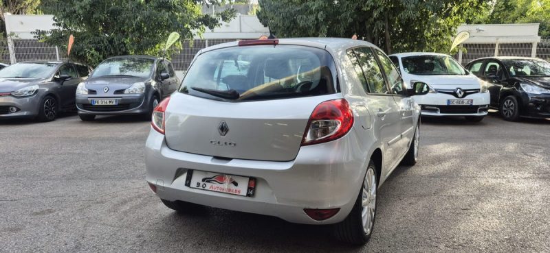 Renault Clio III 1.5l Dci 88cv 20th Tomtom phase 2, *Clim auto*, *GPS*, *Bluetooth*