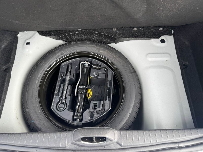 PEUGEOT 208 1.2 VTI 82ch STYLE 5p