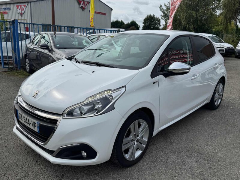 PEUGEOT 208 1.2 VTI 82ch STYLE 5p