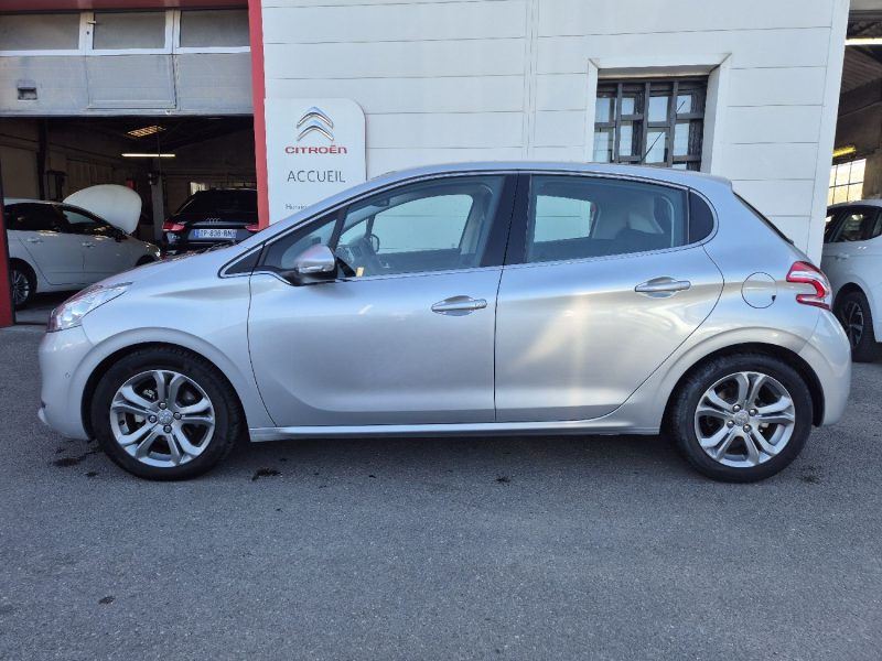 PEUGEOT 208 - 1 2013