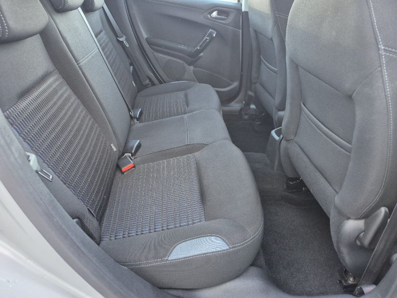 PEUGEOT 208 - 1 2013