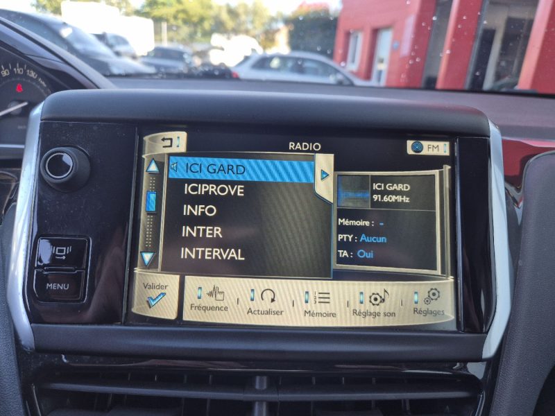 PEUGEOT 208 - 1 2013