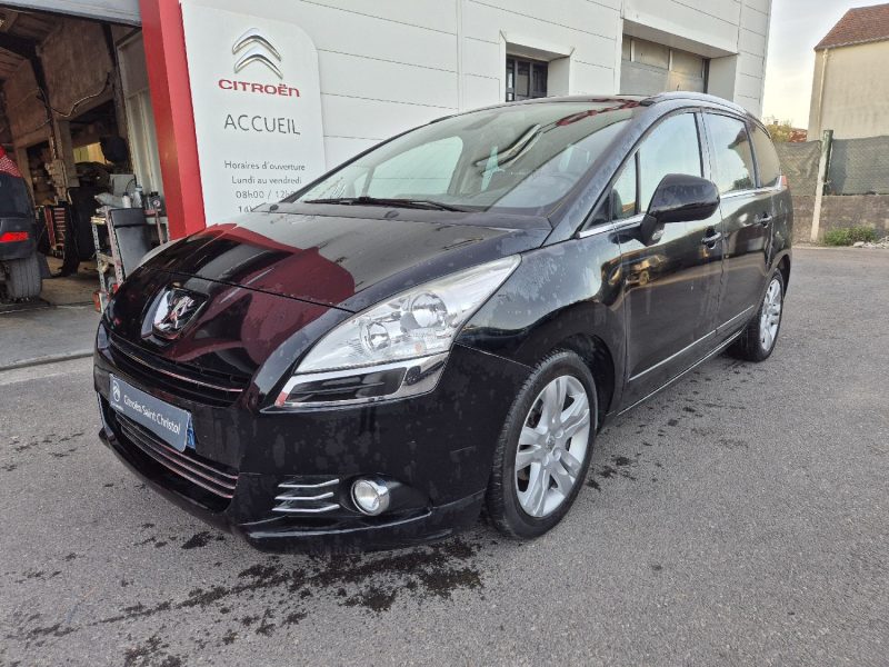 PEUGEOT 5008 2011