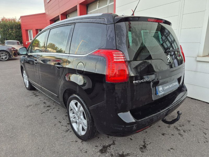 PEUGEOT 5008 2011