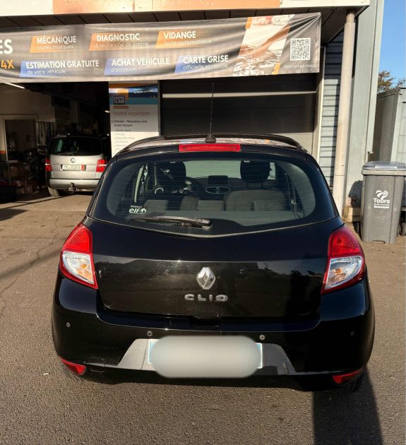 RENAULT CLIO3  1.2 16v 75CH TOMTOM-  IDEAL JEUNE PERMIS - clio 3