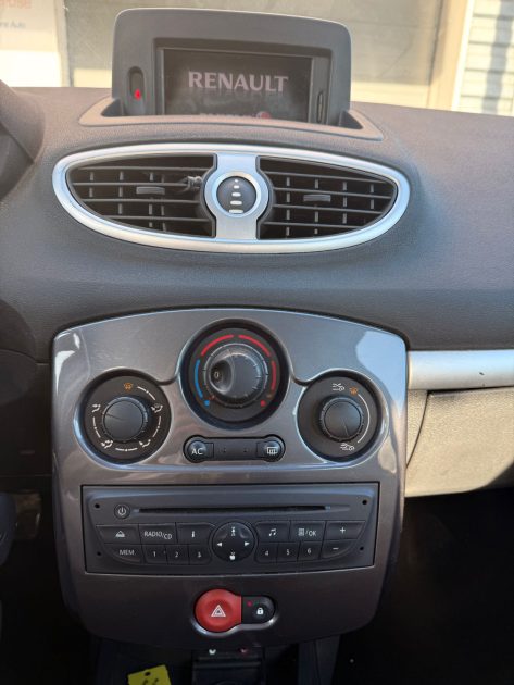 RENAULT CLIO3  1.2 16v 75CH TOMTOM-  IDEAL JEUNE PERMIS - clio 3
