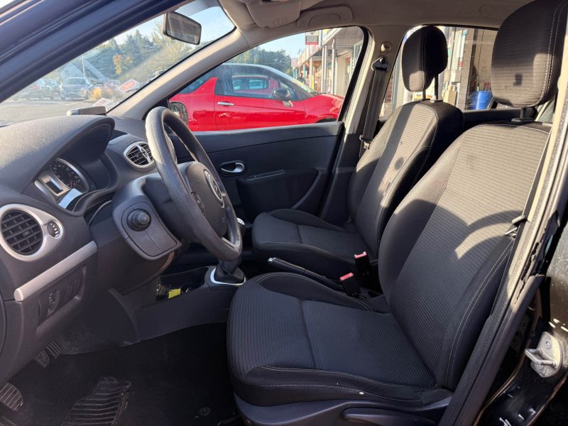 RENAULT CLIO3  1.2 16v 75CH TOMTOM-  IDEAL JEUNE PERMIS - clio 3