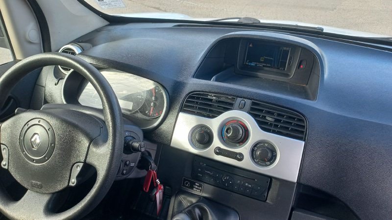 RENAULT KANGOO 1ER MAIN