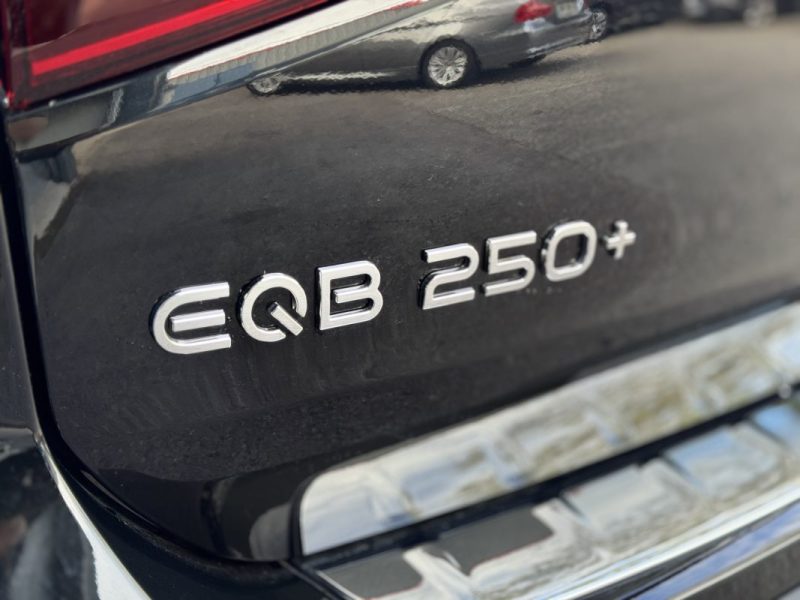 MERCEDES CLASSE EQB 250+ AMG LINE - 7 Places