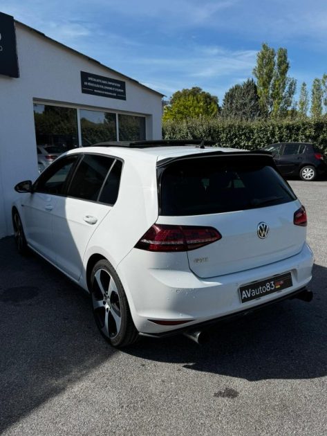 VOLKSWAGEN  GOLF 7 GTI  2014 2.0 TSI 220 / Full Options 