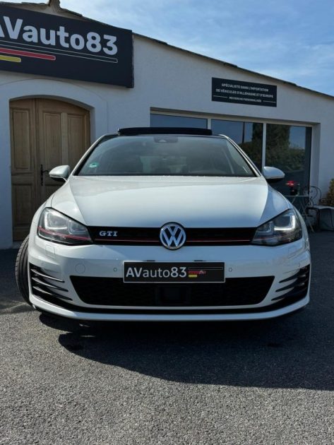 VOLKSWAGEN  GOLF 7 GTI  2014 2.0 TSI 220 / Full Options 