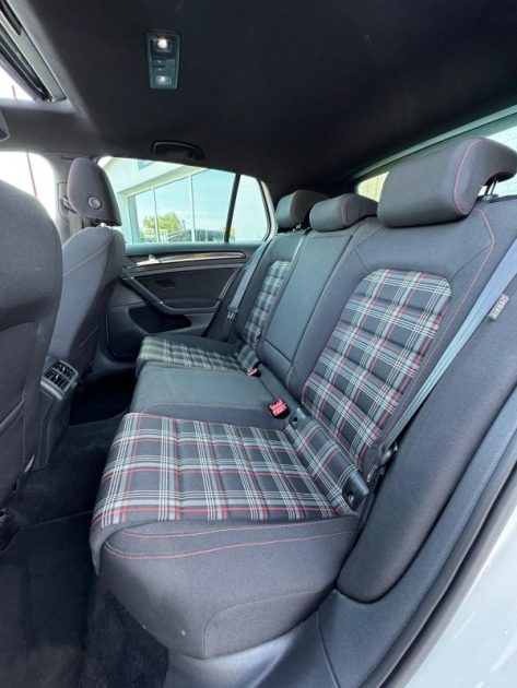 VOLKSWAGEN  GOLF 7 GTI  2014 2.0 TSI 220 / Full Options 