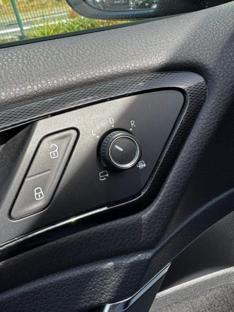 VOLKSWAGEN  GOLF 7 GTI  2014 2.0 TSI 220 / Full Options 