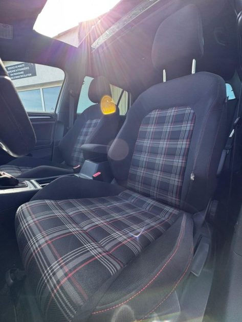 VOLKSWAGEN  GOLF 7 GTI  2014 2.0 TSI 220 / Full Options 