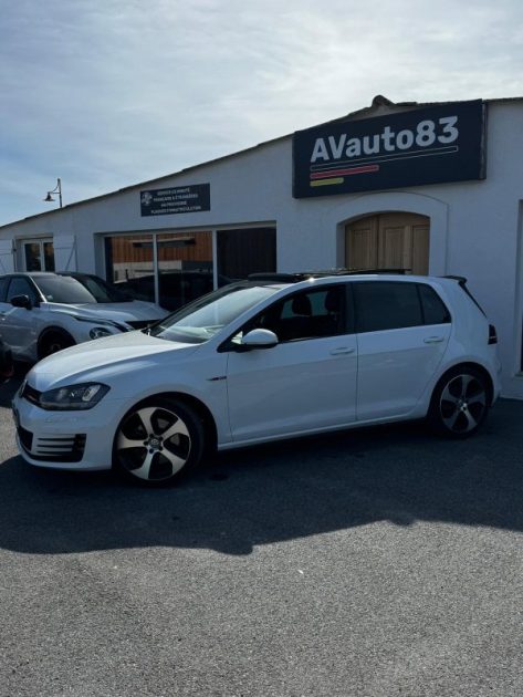 VOLKSWAGEN  GOLF 7 GTI  2014 2.0 TSI 220 / Full Options 