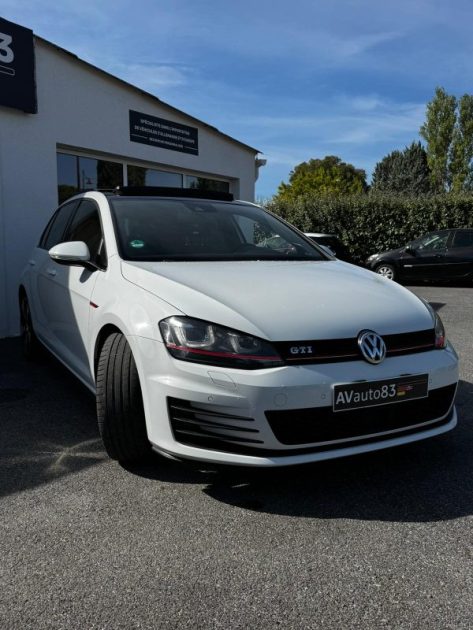 VOLKSWAGEN  GOLF 7 GTI  2014 2.0 TSI 220 / Full Options 