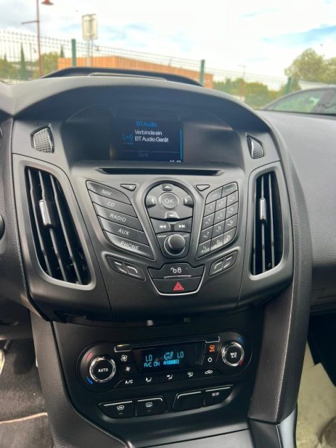 FORD  FOCUS ST 2.0 Eco Boost 250CV / Carnet Ford / CT OK / Révisée 