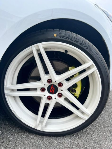 FORD  FOCUS ST 2.0 Eco Boost 250CV / Carnet Ford / CT OK / Révisée 