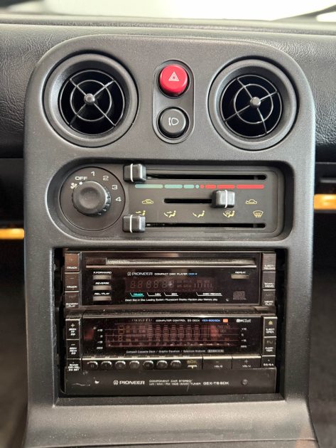 Mazda MX-5 Miata 1.6i 115ch Softtop - 1990 - Rouge- Distribution neuve - Etat Parfait - Garantie 1an