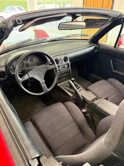 Mazda MX-5 Miata 1.6i 115ch Softtop - 1990 - Rouge- Distribution neuve - Etat Parfait - Garantie 1an