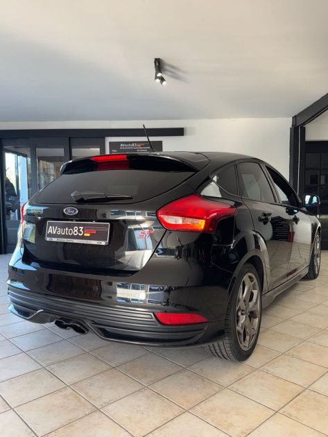 Ford Focus ST 2.0 Ecoboost 250ch - 137.100km - Carnet Complet - Révisée - CT ok - Garantie 1an