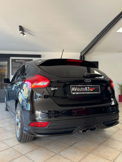 Ford Focus ST 2.0 Ecoboost 250ch - 137.100km - Carnet Complet - Révisée - CT ok - Garantie 1an