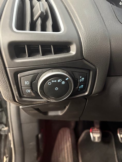 Ford Focus ST 2.0 Ecoboost 250ch - 137.100km - Carnet Complet - Révisée - CT ok - Garantie 1an