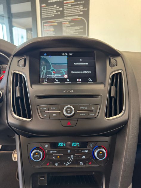 Ford Focus ST 2.0 Ecoboost 250ch - 137.100km - Carnet Complet - Révisée - CT ok - Garantie 1an