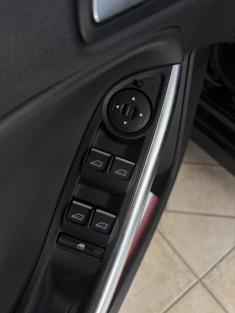 Ford Focus ST 2.0 Ecoboost 250ch - 137.100km - Carnet Complet - Révisée - CT ok - Garantie 1an